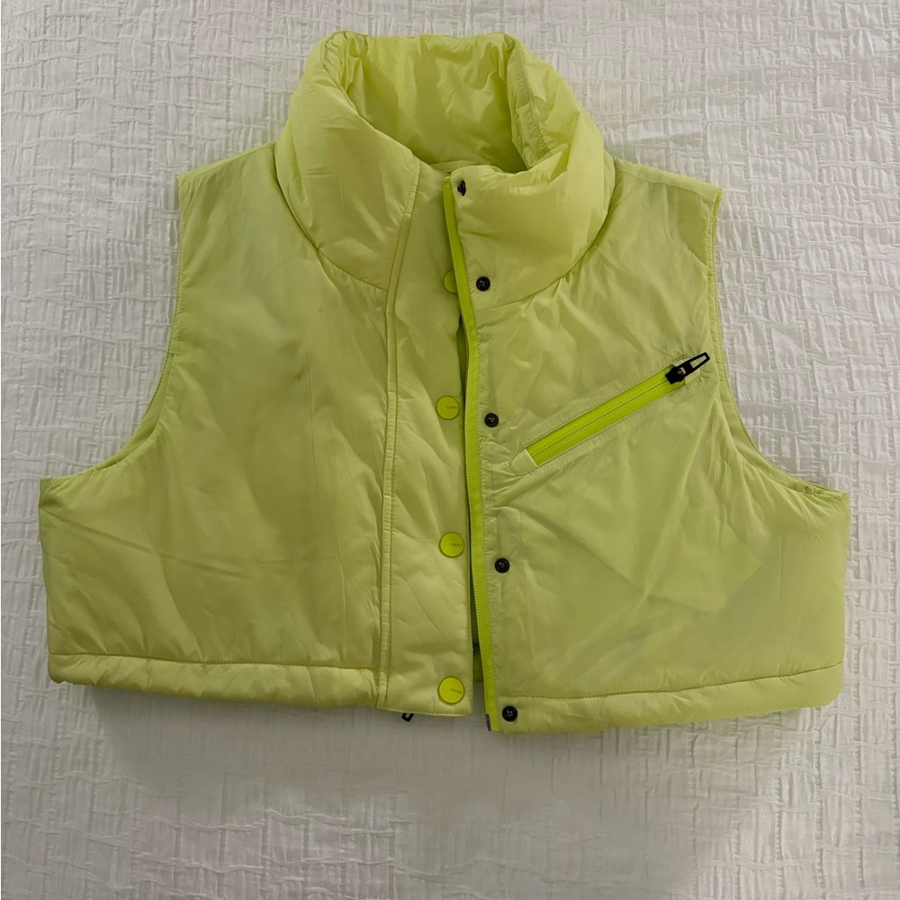MPG Lightweight Cropped Vest in Neon Lime